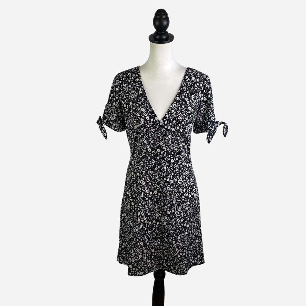 Modcloth Mini Dress Just Gotta Have It Black Floral - Picture 2 of 13